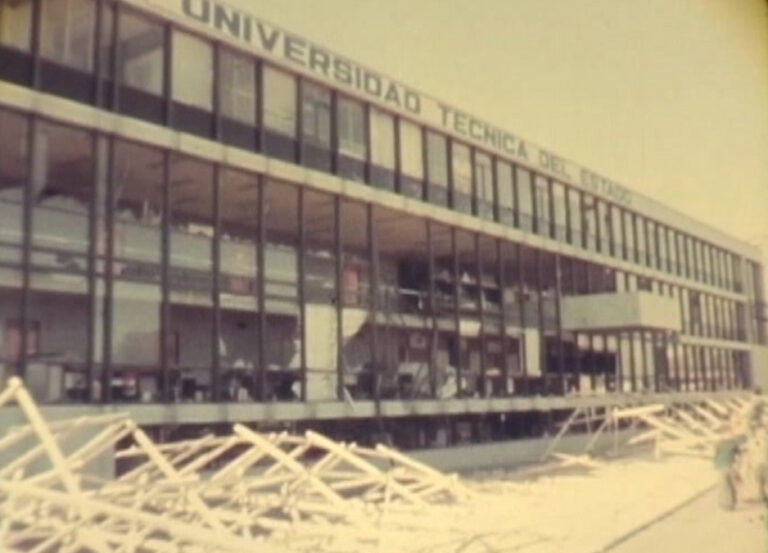 mejoras y nueva museografía de banderas que flameaban en la UTE el 11 de septiembre de 1973