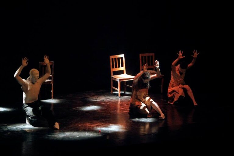 Función “Cuerpo Quebrado” teatro Butoh. Talagante