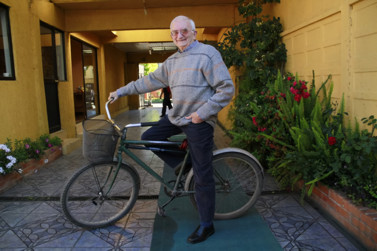 Homenaje al Padre José Luis Ysern